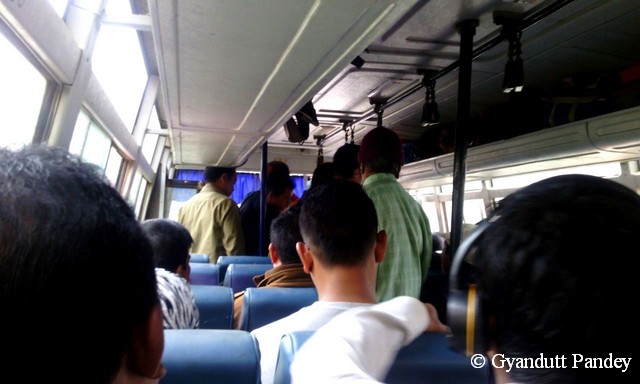 दीमापुर से कोहिमा, बस से रवानगी। 