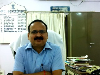 श्री करुणेश प्रताप सिंह, महाप्रबन्धक, टेलीकॉम, वाराणसी जिला। 