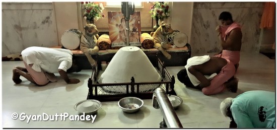 This image has an empty alt attribute; its file name is chunar12092057.jpg