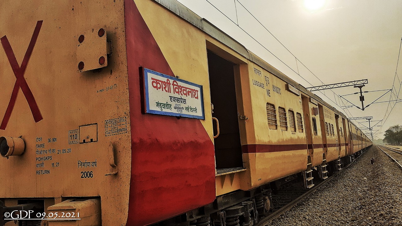 stabled rake of kashi vishwanath express